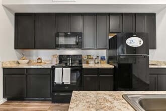 Alkire Meadows in Columbus, OH - Building Photo - Building Photo