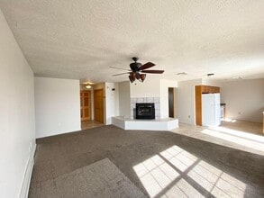 910 11th Ave NW in Rio Rancho, NM - Building Photo - Building Photo