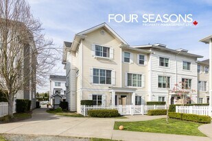 16228-16216 16 Ave in Surrey, BC - Building Photo