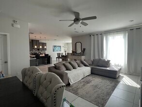 711 Solaz Dr in Laredo, TX - Building Photo - Building Photo