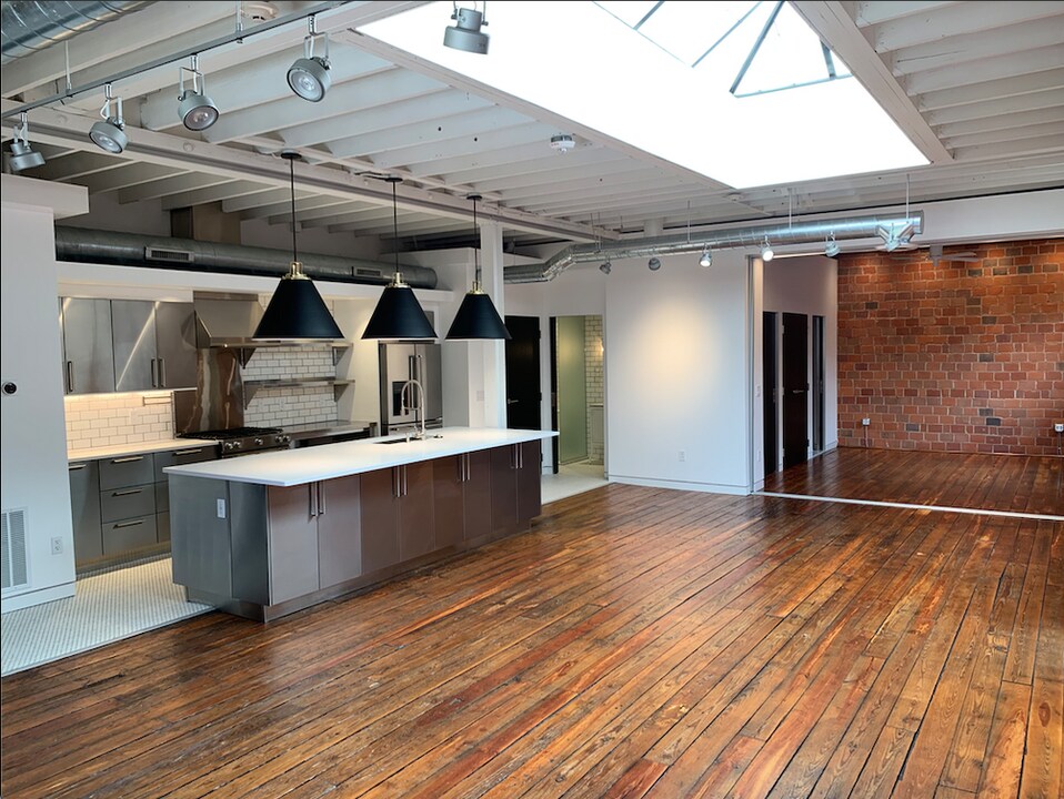 855 N Pearl St in Columbus, OH - Building Photo