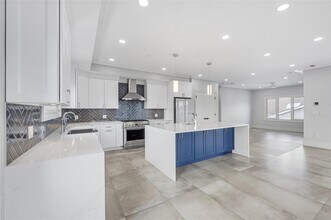 72 Washington Ave in Island Park, NY - Building Photo - Building Photo