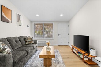 41349 Heathmore Ct, Unit 41349 in Canton Township, MI - Building Photo - Building Photo