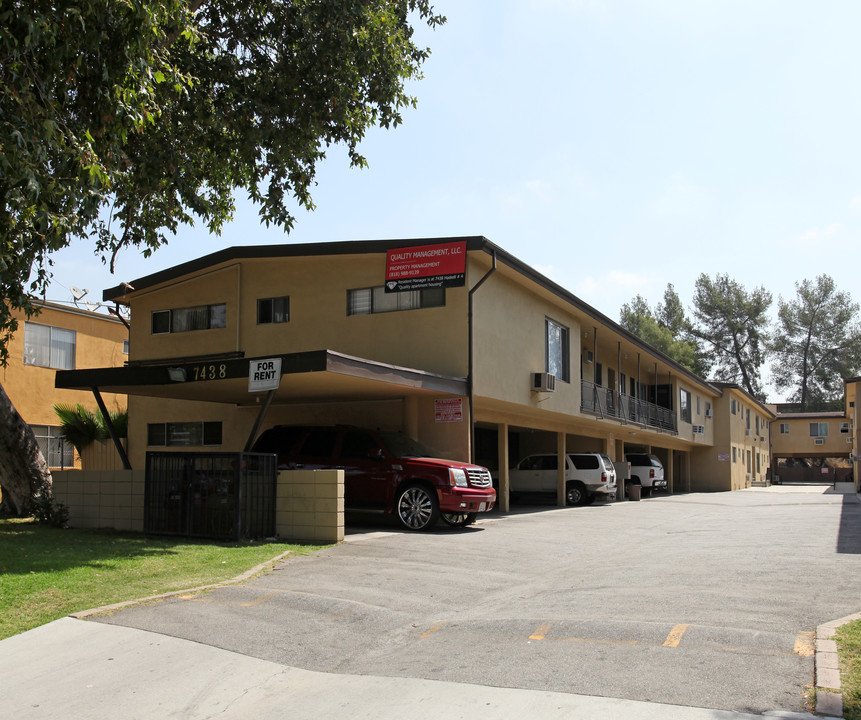 7438 Haskell Ave in Van Nuys, CA - Building Photo