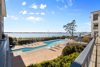 3 Admiral Dr in Emeryville, CA - Building Photo - Building Photo