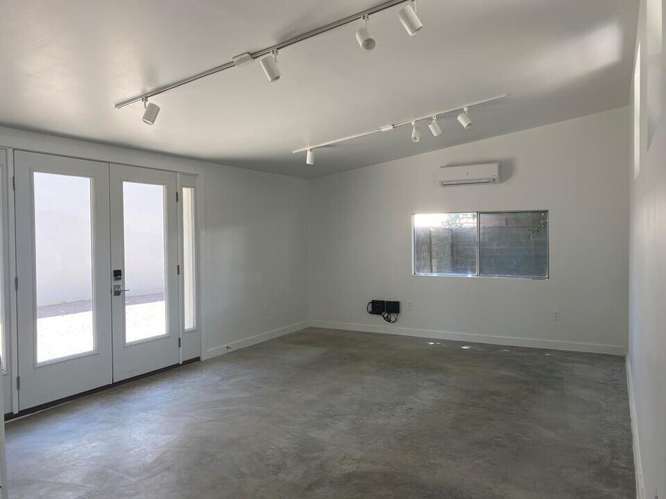 115 W Texas St in Marfa, TX - Building Photo