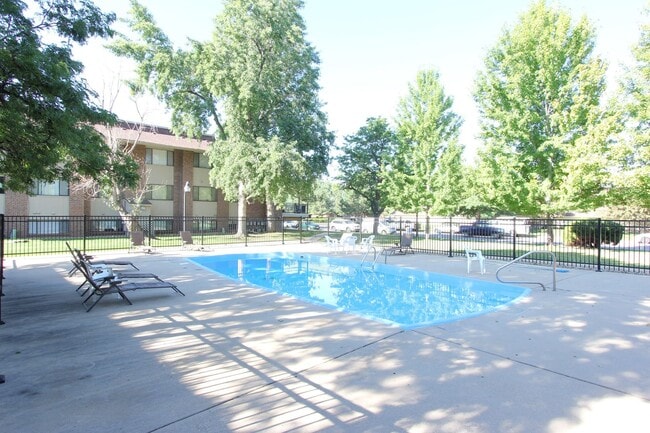 600 Manhattan Dr in Boulder, CO - Building Photo - Building Photo