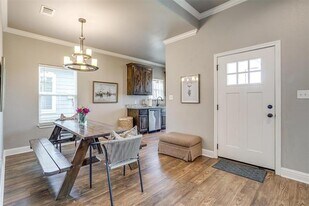 2708 James Rd in Granbury, TX - Building Photo