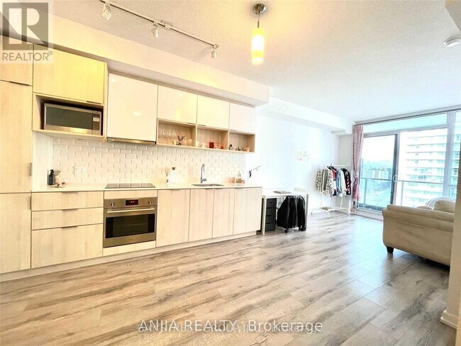 52-952 Forest Manor Rd in Toronto, ON - Building Photo - Building Photo