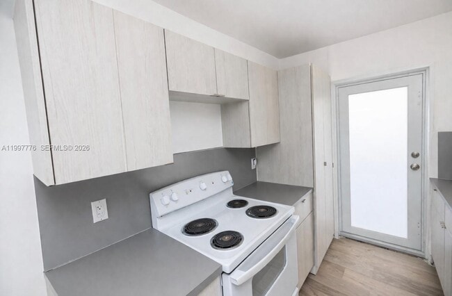 7271 Gary Ave in Miami Beach, FL - Building Photo - Building Photo