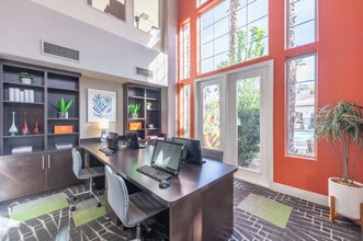 Tivoli in Las Vegas, NV - Foto de edificio - Building Photo