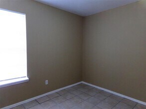 519 Lenora Dr in Taylor, TX - Building Photo - Building Photo