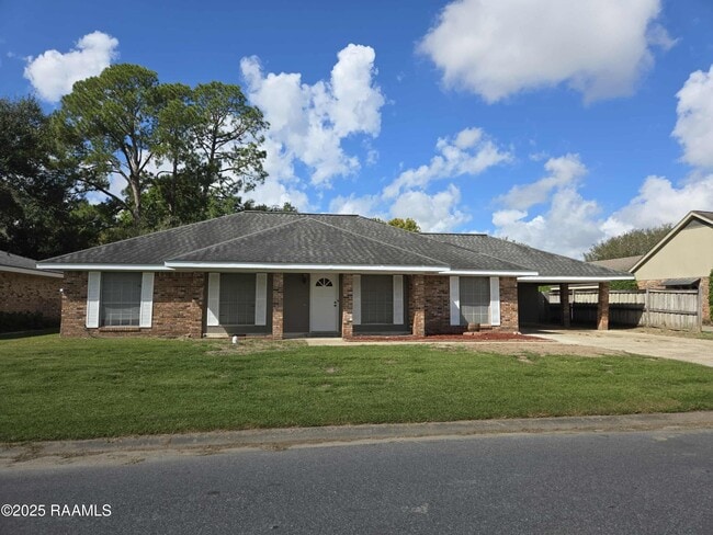 216 Orgeron Dr