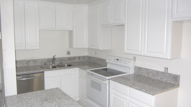 10460 Caminito Sulmona in San Diego, CA - Building Photo - Building Photo