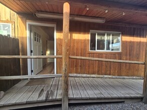 101 1st Ave in Saint Ignatius, MT - Foto de edificio - Building Photo