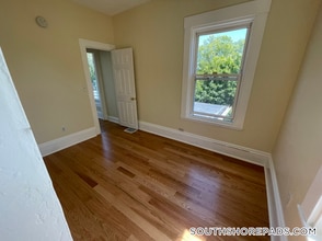 18 Shawmut St in Weymouth, MA - Building Photo - Building Photo