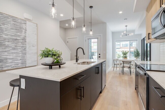 The Ridge at Trinity Hills in Calgary, AB - Building Photo - Building Photo