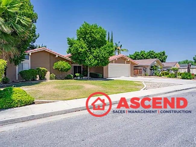 805 Sesnon St in Bakersfield, CA - Foto de edificio - Building Photo