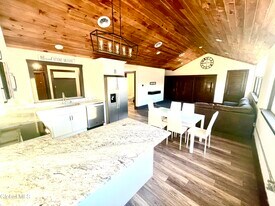 34 William St in Mechanicville, NY - Building Photo