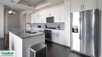 1414 Wood Hollow Dr in Houston, TX - Foto de edificio - Building Photo