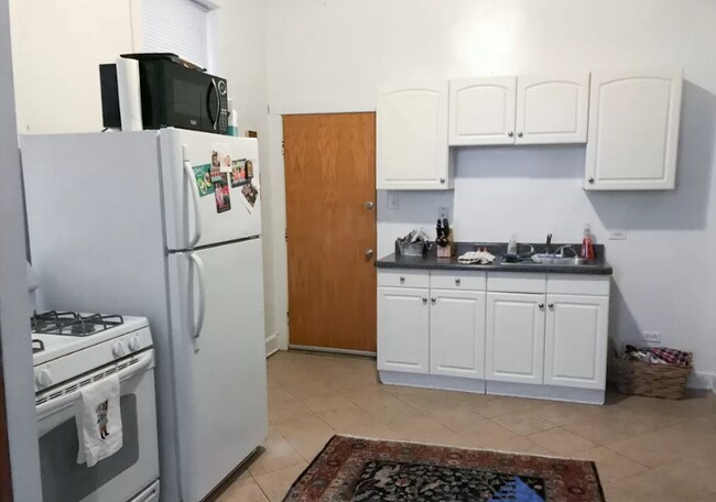 1106 N Hermitage Ave, Unit 1R in Chicago, IL - Building Photo - Building Photo