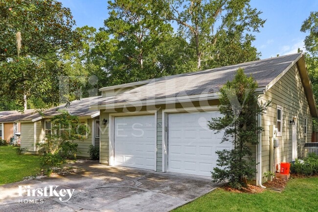 515 Nassau Ct in Orange Park, FL - Foto de edificio - Building Photo