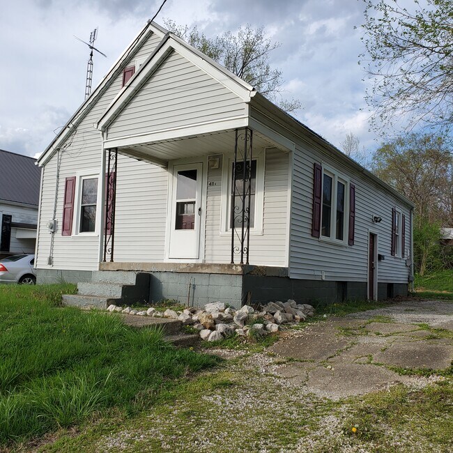 411 N. 9th St. Rentals in Petersburg, IN