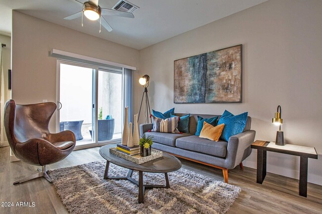 9700 S Central Ave in Phoenix, AZ - Building Photo - Building Photo