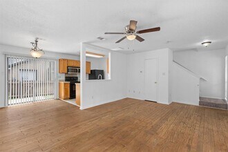 1015 E Yager Ln in Austin, TX - Building Photo - Building Photo