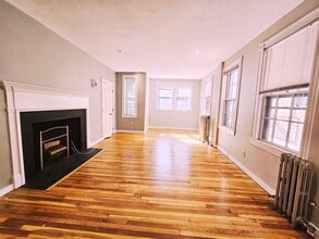 82 Phillips St, Unit 22 in Boston, MA - Building Photo - Building Photo