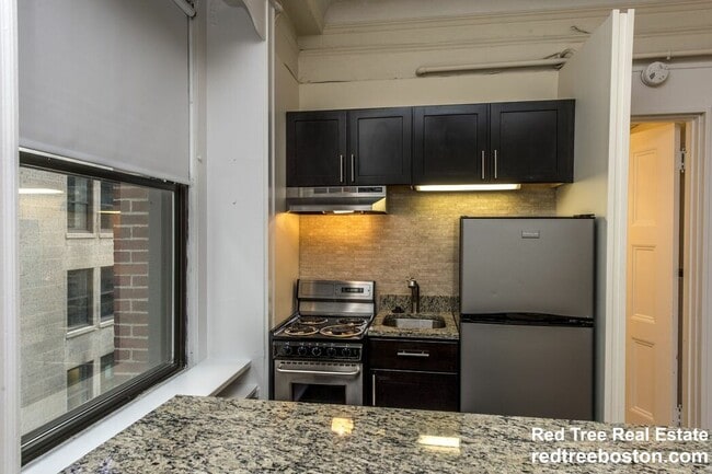 62 Boylston St, Unit L08 in Boston, MA - Foto de edificio - Building Photo