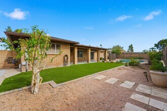 2051 E Hermosa Dr in Tempe, AZ - Building Photo - Building Photo