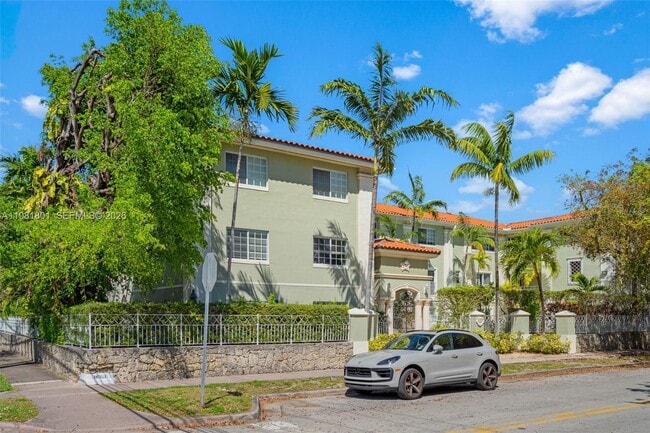45 Antilla Ave, Unit 3C in Coral Gables, FL - Foto de edificio - Building Photo