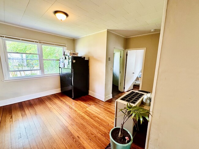 45 Slater St, Unit 2S in Fall River, MA - Foto de edificio - Building Photo