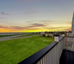 803 Avenue K in Galveston, TX - Building Photo - Building Photo