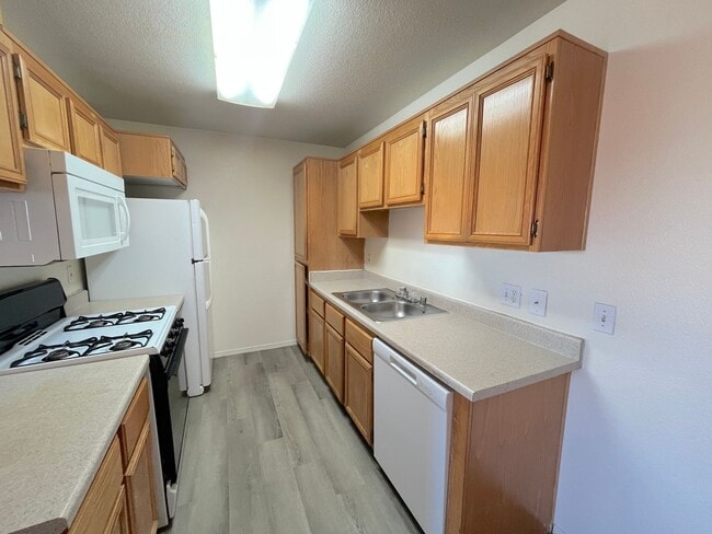 property at 4730 E Craig Rd