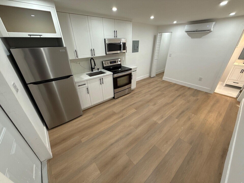 1282 NW 35th St in Miami, FL - Building Photo