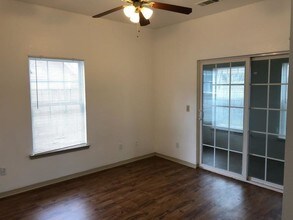 1938 Dos Laredos Ave in Springdale, AR - Building Photo - Building Photo