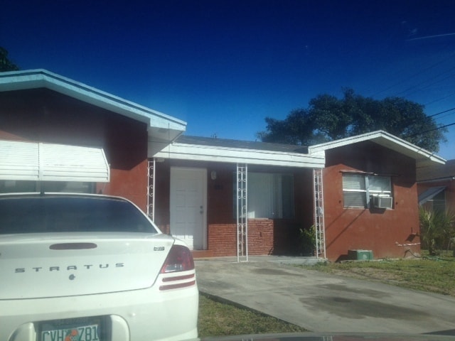 property at 692 SW 7th Terrace