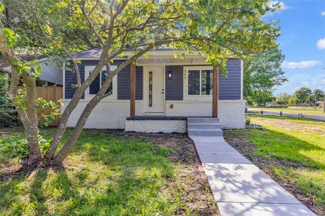 property at 544 N Elm Ave