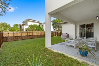 15293 SW 176th Terr in Miami, FL - Building Photo - Building Photo