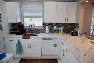 3776 Inverrary Blvd in Lauderhill, FL - Building Photo - Building Photo
