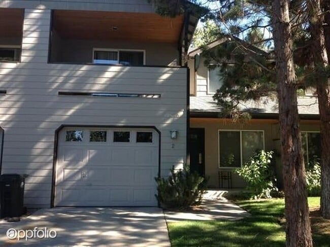 2640 NW College Way in Bend, OR - Building Photo - Building Photo