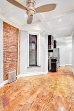 3 W 103rd St in New York, NY - Building Photo - Building Photo