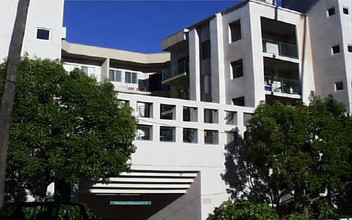 La Ventana Apartments in Los Angeles, CA - Foto de edificio - Building Photo