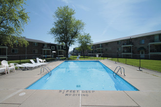 Losson Garden Apartments in Cheektowaga, NY - Building Photo - Building Photo