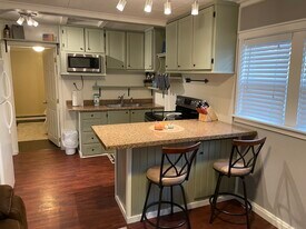 744 E Oregon St in Kalispell, MT - Building Photo