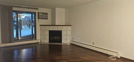 3425 Golfview Dr in Eagan, MN - Building Photo - Building Photo