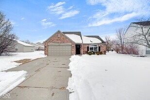 6318 Pickwick Ct in Zionsville, IN - Building Photo