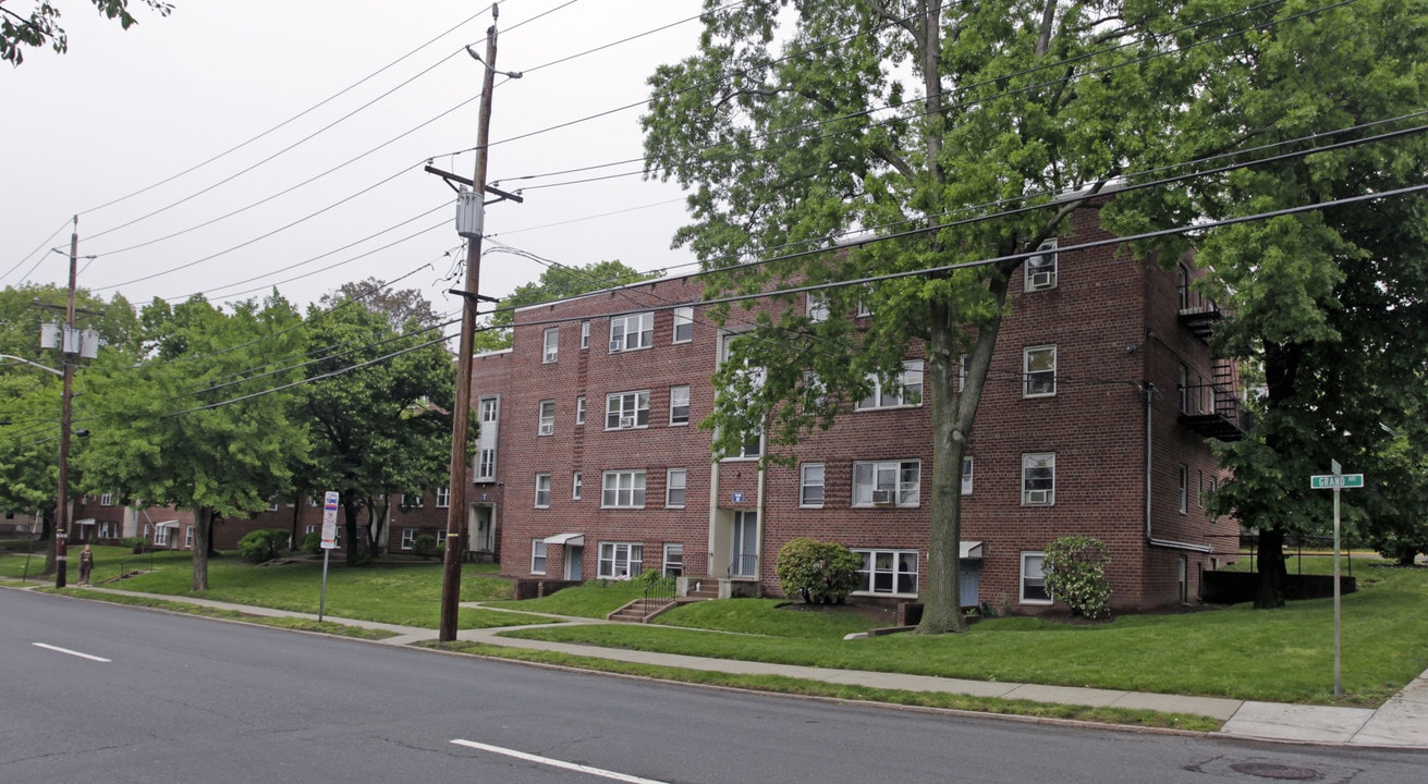 Park Engle Apartments in Englewood, NJ - Building Photo